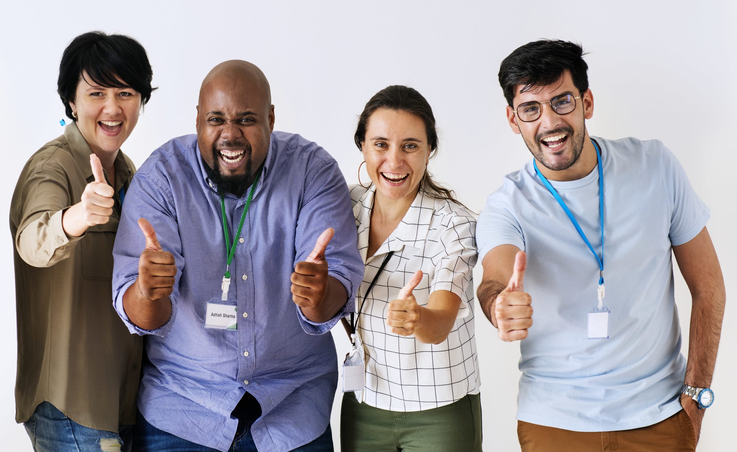 co-workers-giving-great-feedback-min
